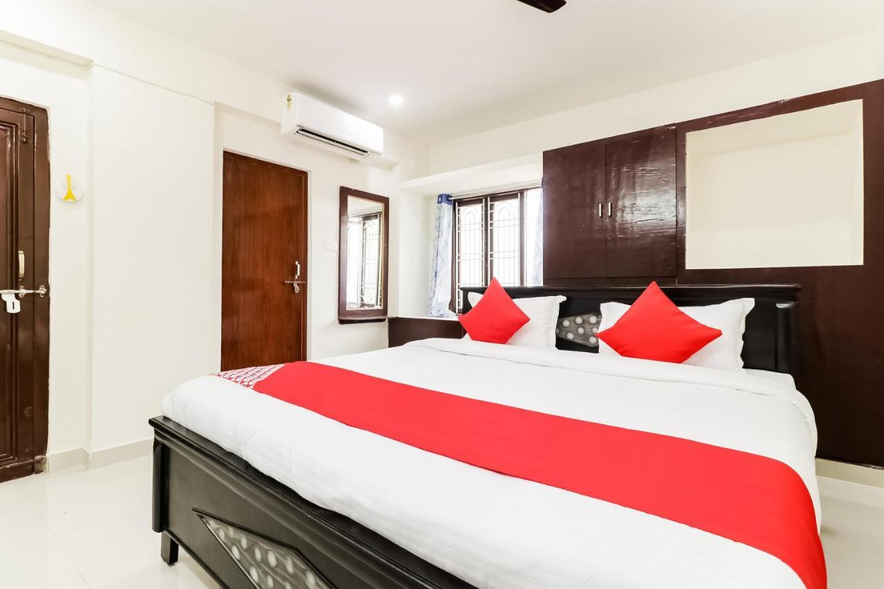 Oyo Victory Grand Hotel Tadepalle Kültér fotó