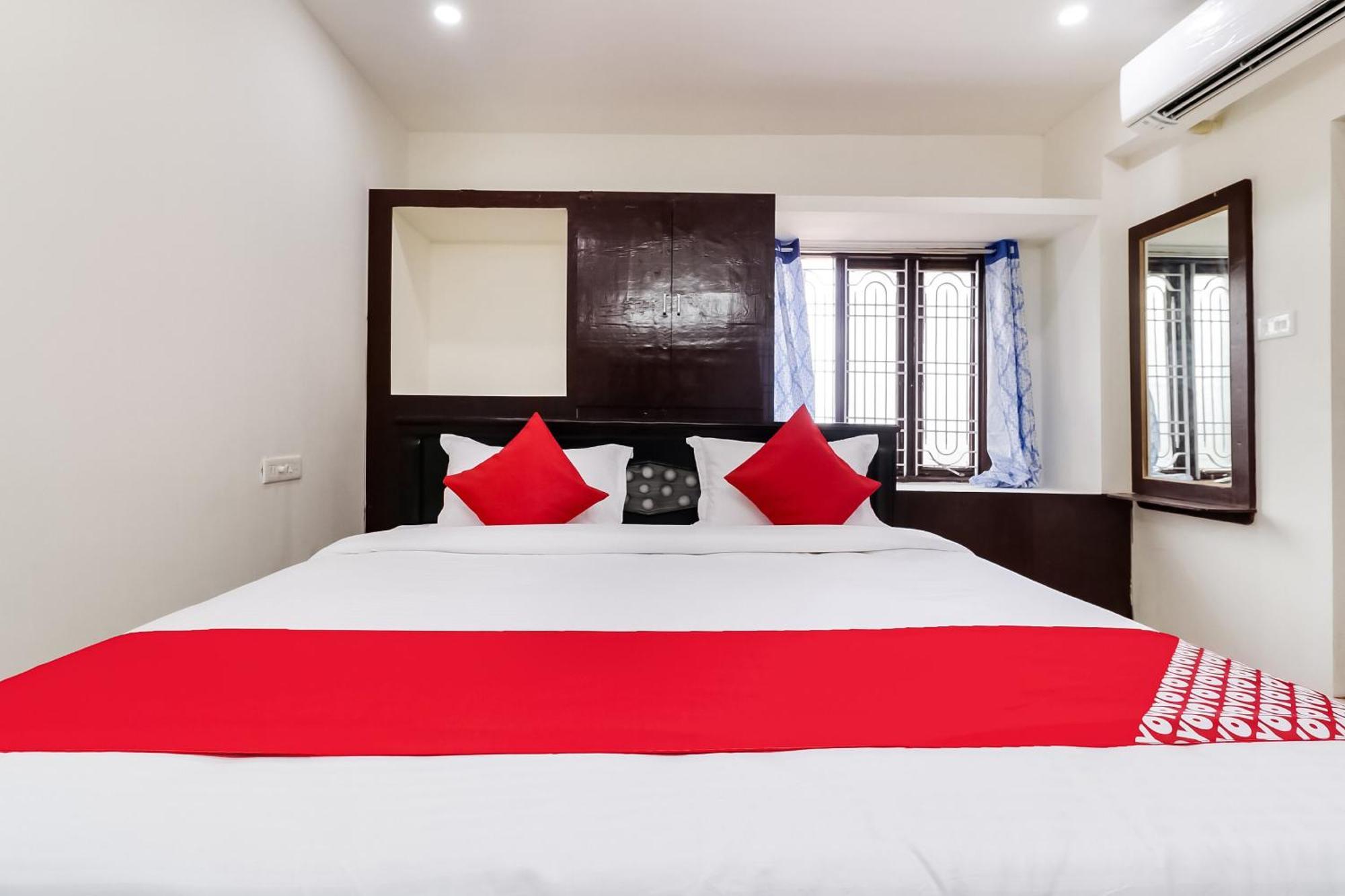 Oyo Victory Grand Hotel Tadepalle Kültér fotó